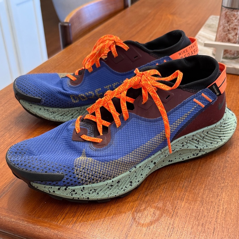 Nike Women's Sneakers - Black and Orange